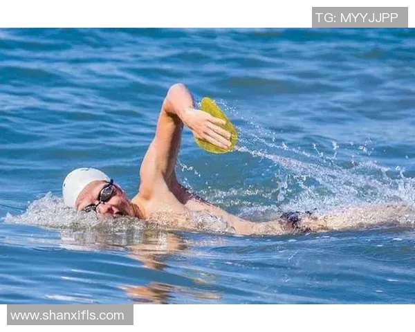 提高蛙泳效率的关键技巧与常见错误纠正方法解析