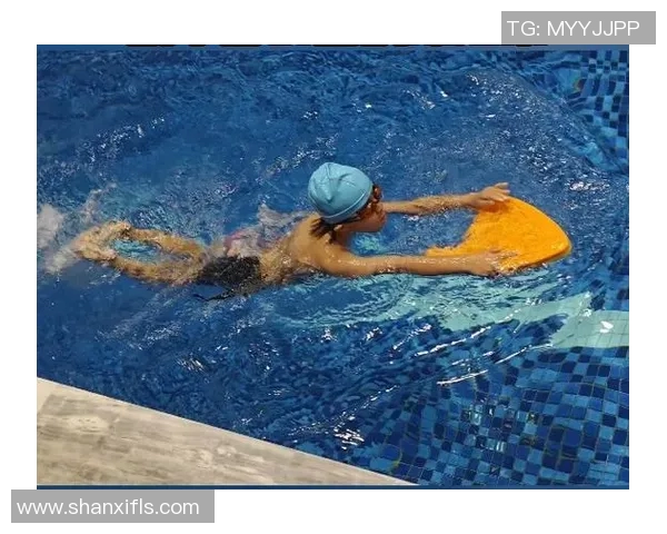 蝶泳技巧提升全攻略从基础动作到高级训练全面解析 蝶泳技巧提升全攻略从基础动作到高级训练全面解析