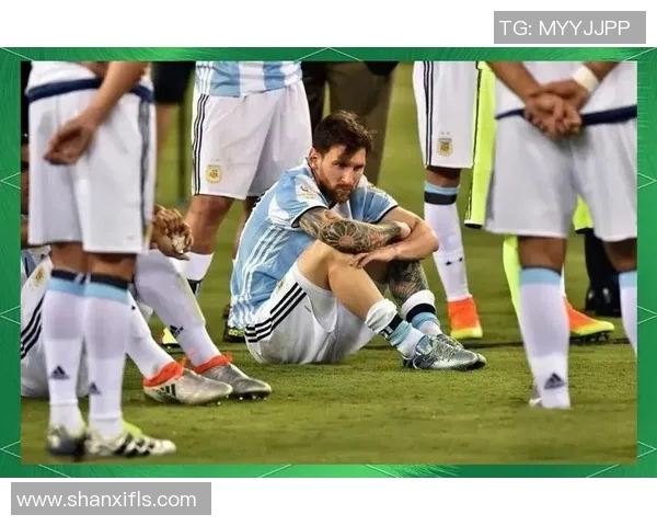 足坛巨星荣耀之路：从青涩新星到世界级传奇的蜕变与成就