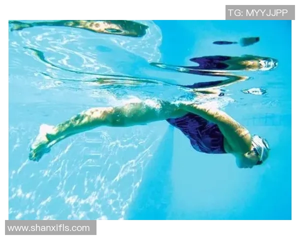 蝶泳技巧解析:从基础动作到高效训练的全面提升策略 蝶泳技巧解析:从基础动作到高效训练的全面提升策略